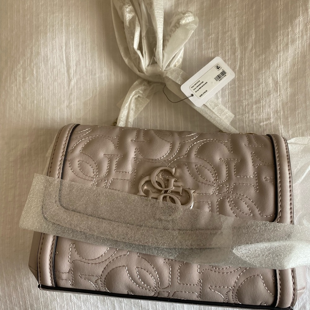 Guess purse NWT